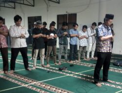 Dua Kader Meninggal Tertabrak Bus Sugeng Rahayu, IMM UMSurabaya Adakan Sholat Ghaib