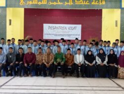 Upaya Membentuk Karakter, Sekolah Ini Ikut Program Pesantren Kilat