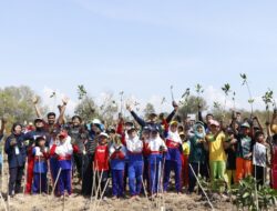 Seribu Senyum bersama Sekolah dan Komunitas, Menanam Ribuan Pohon Mangrove