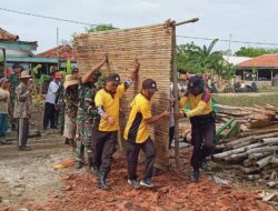 Rumah Roboh Diterjang Puting Beliung