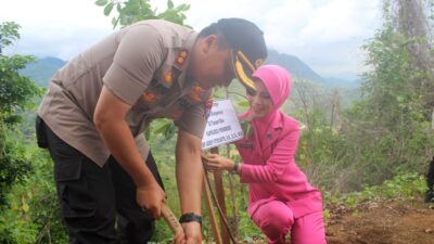 Polres Ponorogo Lakukan Penghijauan