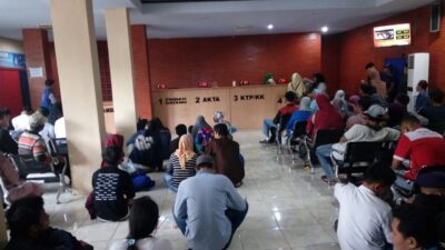 Blangko E-KTP Tersedia, Pemohon Membludak