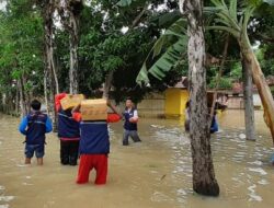 Lazismu Bersama MDMC Bantu Korban Banjir di Pamekasan