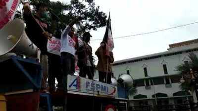Tujuh Hari Lebih Aksi dan Baru Ditemui, Warga Banyuwangi Berikan Penegasan pada Gubernur Jatim