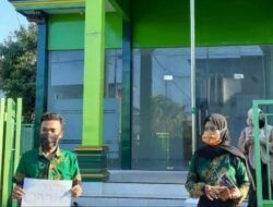 Tepis Monopoli Masker, Pelajar NU di Lamongan Bagikan Ribuan Masker Gratis