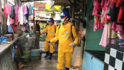 Yayasan Seribu Senyum Ikut Turunkan Tim Semprot di Surabaya