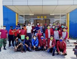 Zona Merah Sekaligus Banjir, MCCC Ini Gerak Bagikan Masker serta Paket Sembako