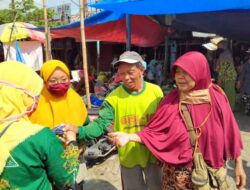 Hari Kartini, Pelajar NU di Bojonegoro Bagi-Bagi Masker