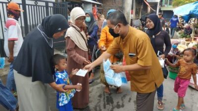 RSM Babat Bagikan Masker Gratis pada Pengunjung dan Masyarakat Sekitar