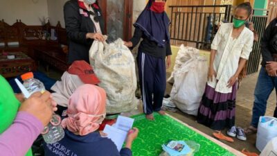 Pedulikan Lingkungan, Inilah Kreasi Kelompok Program Pengabdian Masyarakat UMM