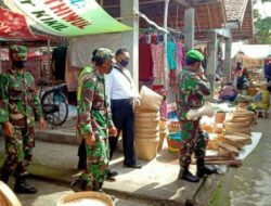Sosialisasi 3M, Pasar Tradisional Jadi Sasaran Woro-Woro Anggota Kodim 0802 Ponorogo