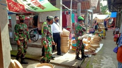 Sosialisasi 3M, Pasar Tradisional Jadi Sasaran Woro-Woro Anggota Kodim 0802 Ponorogo