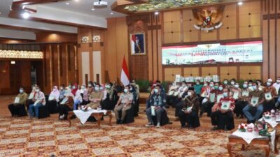 Presiden RI Serahkan Sertifikat Tanah Secara Daring