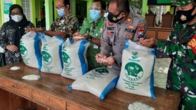 Bantuan Beras untuk Warga Siap Didistribusikan, Dinsos Tuban Lakukan Pemeriksaan Secara Ketat