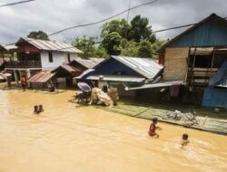 Banjir di Kalsel Kian Parah, TNI Kerahkan Prajurit Gabungan