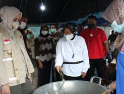 Menteri Sosial Kunjungan ke Lokasi Banjir Jember, Ingatkan Daerah Pentingnya “Buffer Stock”