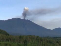 Suara Gemuruh Gunung Raung Terdengar Hingga Radius 16 Km