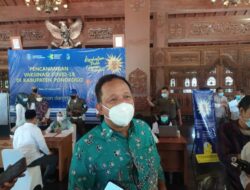 13 Orang Jadi Kelompok Pertama Penerima Vaksin di Ponorogo