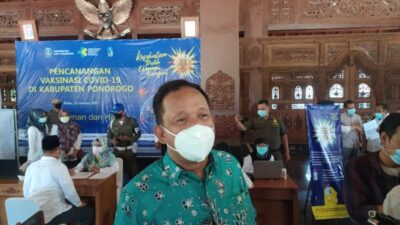 13 Orang Jadi Kelompok Pertama Penerima Vaksin di Ponorogo