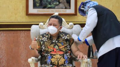 Vaksinasi Tahap Dua Forpimda Surabaya, Whisnu Minta Warga Tak Perlu Takut Divaksin