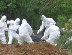 Kelelahan Fisik Menyebabkan 10 Nakes di Lamongan Gugur Saat Bertugas