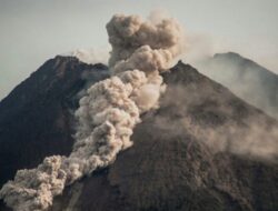 Gunung Merapi Kembali Luncurkan Lava Pijar Sebanyak 6 Kali