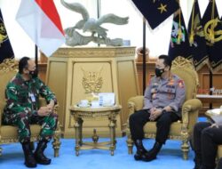 Kunjungi KSAU, Kapolri Harap Sinergitas dari Atas hingga Bawah Tegakan Displin Prokes Masyarakat