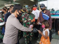 Forkopimda Jatim, Bagikan 25 Ribu Masker Pengunjung dan Pedagang di PGS