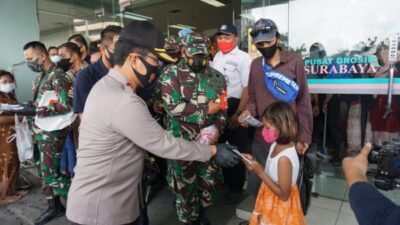 Forkopimda Jatim, Bagikan 25 Ribu Masker Pengunjung dan Pedagang di PGS