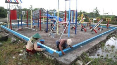 Wahana Mangrove Gunung Anyar Dipercantik Saat PPKM Diberlakukan