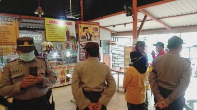 Tiga Pilar Kecamatan Wiyung Gelar Operasi Yustisi di Sentra Kuliner