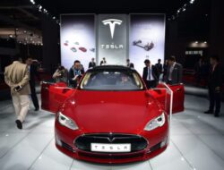 Terdeteksi Masalah, Tesla Menarik 171 Ribu Mobil dari Konsumen