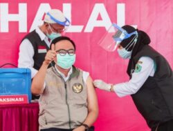 Usai Divaksin Tahap 2, Bupati Pamekasan Testimoni di Depan Peserta