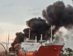 Tim SAR Temukan Tiga Jasad di Sungai Mahakam Usai Meledaknya Kapal Tanker di Samarinda