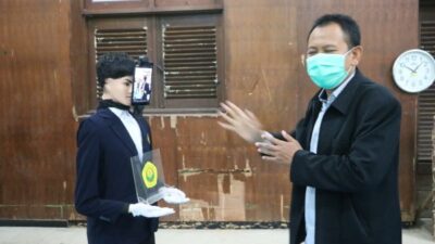 Proyeksi Jangka Panjang Robot Tono-Tini di UNEJ