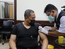 Pemkot Surabaya Gelar Vaksinasi Tahap Dua, Sasar Pelayan Publik hingga Lansia