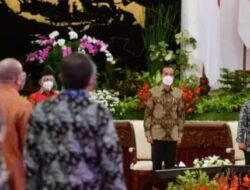 Presiden Jokowi Minta Seluruh Wartawan Segera Divaksin COVID-19