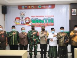 Tekan Angka Penularan COVID-19 di Pesantren, Polda Jatim Canangkan Gerakan Santri Bermasker