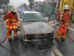 Sedan di Surabaya Terbakar, Dua Unit PMK Diluncurkan
