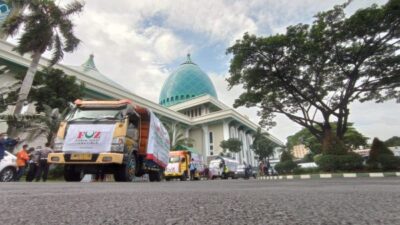 Prihatin Bencana Alam, Rumah Zakat dan FOZ Jatim Salurkan Bantuan Sosial