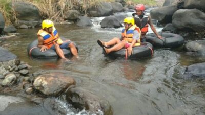 Wisata River Tubing di Mojokerto Tawarkan Keindahan Alam dan Derasnya Arus Sungai