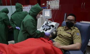 Setelah Lolos Screening, Jajaran Pemkot Surabaya Mulai Donor Plasma Konvalesen