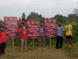 PAC Pemuda Pancasila Kecamatan Tarik Sidoarjo Pasang Spanduk Peringatan