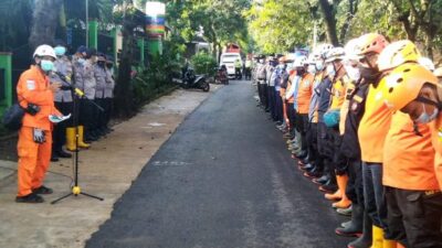 Pencarian Korban Longsor, Regu Penyelamat Melibatkan Anjing Pelacak