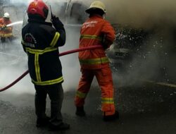Hendak Dipanaskan, Mobil Daihatsu Terbakar