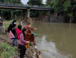 HPSN 2021, Komunitas Lingkungan Tebar Eco-Enzyme di Sungai Bedadung