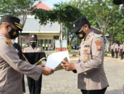 Kapolres Sampang Serahkan 11 Sertifikat Perumahan Griya Bhayangkara