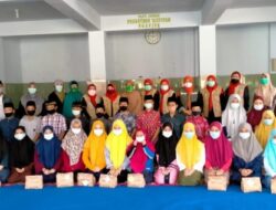 ‘Aisyiyah Jatim Berikan Bansos dan Layanan Psikososial untuk Penyintas Banjir