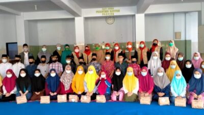 ‘Aisyiyah Jatim Berikan Bansos dan Layanan Psikososial untuk Penyintas Banjir