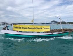 Pawai Laut Persatuan Nelayan Masalembu Tolak Penggunaan Cantrang